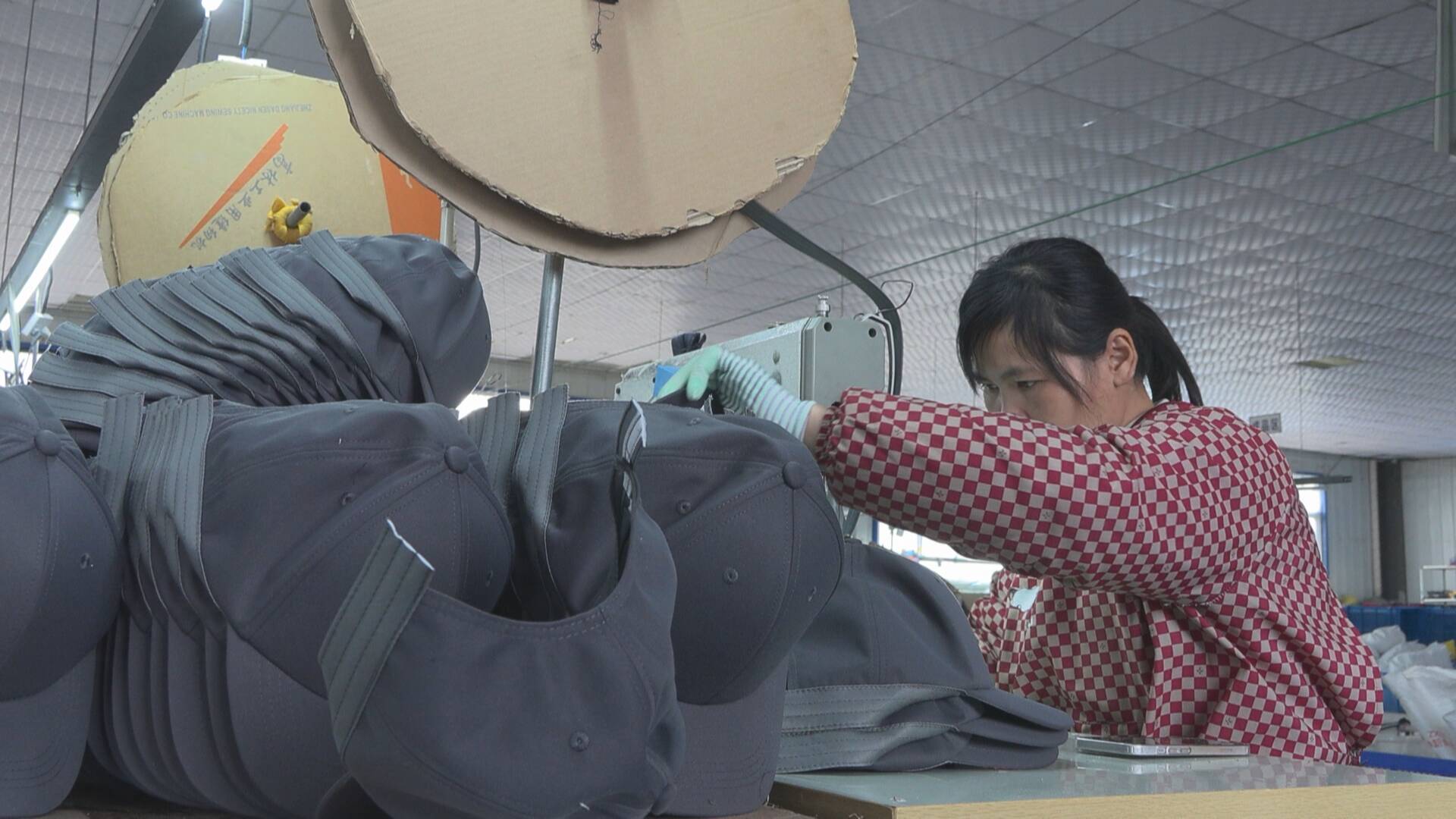 Junze Caps factory production line in Qingdao, China